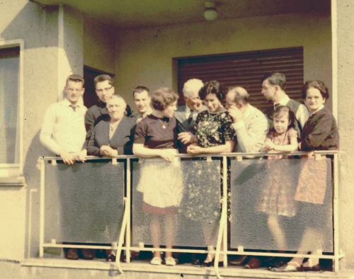 #36 Famille, amis Mai 1965.JPG